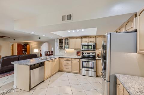 2810 E Hillery Dr, Phoenix, AZ 85032 photo 8