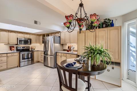 2810 E Hillery Dr, Phoenix, AZ 85032 photo 11