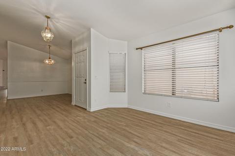 4834 E Abraham Ln, Phoenix, AZ 85054 photo 3