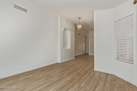 4834 E Abraham Ln, Phoenix, AZ 85054 photo 4