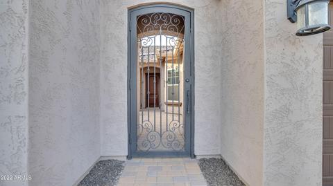 872 E Parkview Dr, Gilbert, AZ 85295 photo 4