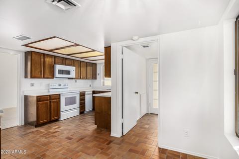 12 Echo Ln, Phoenix, AZ 85020 photo 9