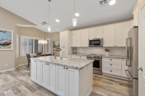 2414 E Paraiso Dr, Phoenix, AZ 85024 photo 2