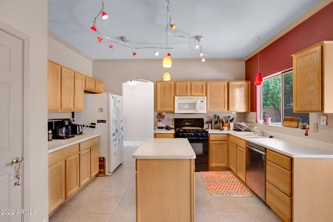 1012 E Linda Ln, Gilbert, AZ 85234 photo 9