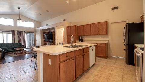 441 S Catherine Ct, Gilbert, AZ 85296 photo 4
