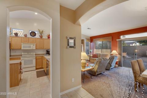 4921 S Peach Willow Ln, Gilbert, AZ 85298 photo 5