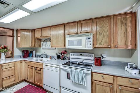 7838 E Parkview Dr, Mesa, AZ 85208 photo 5