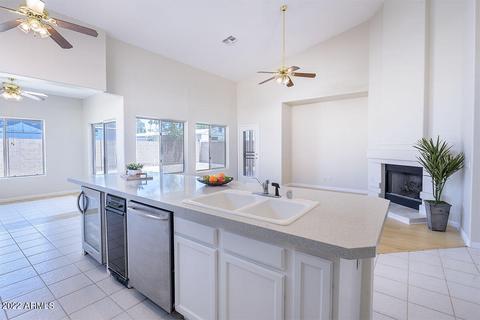 3122 E Oraibi Dr, Phoenix, AZ 85050 photo 7