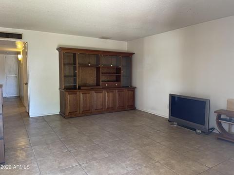 2231 E Paradise Dr, Phoenix, AZ 85028 photo 2