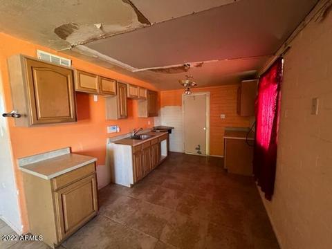 6441 W Mitchell Dr, Phoenix, AZ 85033 photo 4