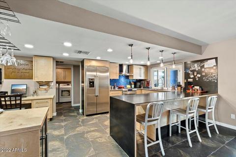 2440 E Cinnabar Ave, Phoenix, AZ 85028 photo 3