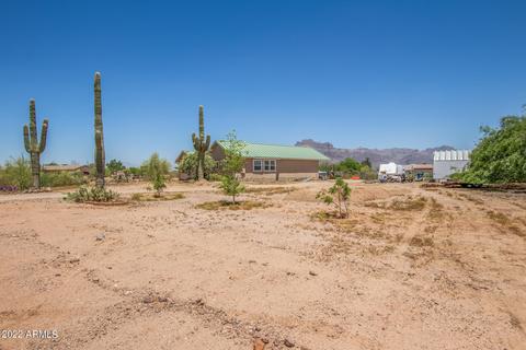611 S Vista Rd, Apache Junction, AZ 85119 photo 2