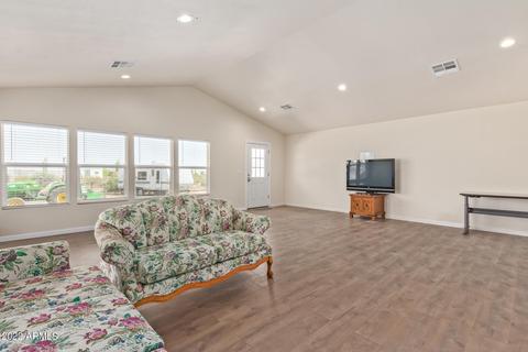 611 S Vista Rd, Apache Junction, AZ 85119 photo 4