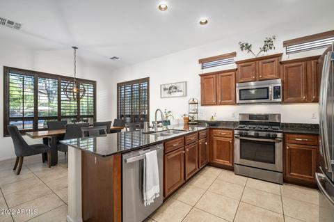 8643 E Indigo St, Mesa, AZ 85207 photo 4