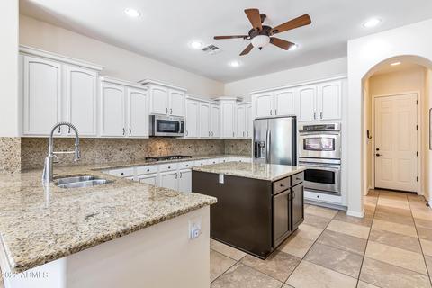 3956 E Nocona Ln, Phoenix, AZ 85050 photo 10