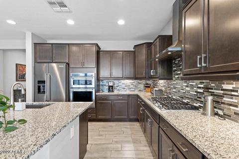 2940 E Tina Dr, Phoenix, AZ 85050 photo 2