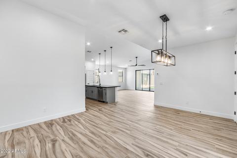 2418 E Amelia Ave, Phoenix, AZ 85016 photo 9