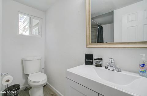 Bath - 263 S Sutherland St, Globe, AZ 85501 photo 3 of 4