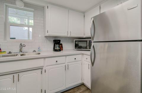 Kitchen - 263 S Sutherland St, Globe, AZ 85501 photo 3 of 5