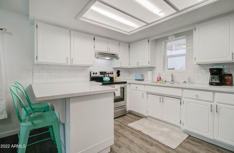 Kitchen - 263 S Sutherland St, Globe, AZ 85501 photo 1 of 5