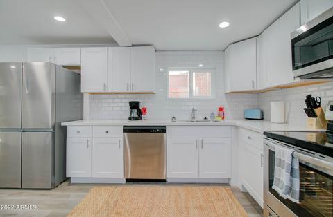 Kitchen - 263 S Sutherland St, Globe, AZ 85501 photo 5 of 5