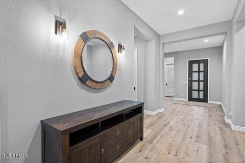 3028 E Robin Ln, Phoenix, AZ 85050 photo 4