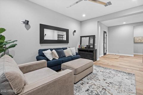 3028 E Robin Ln, Phoenix, AZ 85050 photo 6