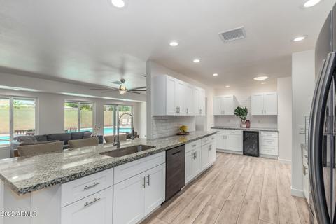 2935 E Cannon Dr, Phoenix, AZ 85028 photo 7