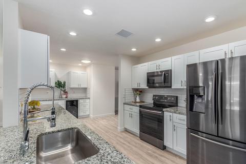 2935 E Cannon Dr, Phoenix, AZ 85028 photo 8