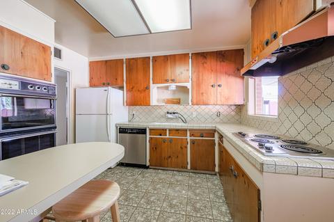 5641 N 7th Dr, Phoenix, AZ 85013 photo 8