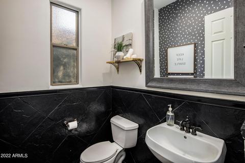3995 E Herrera Dr, Phoenix, AZ 85050 photo 21