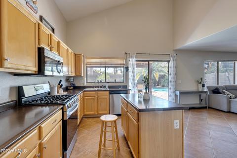 3165 E Desert Ln, Gilbert, AZ 85234 photo 14