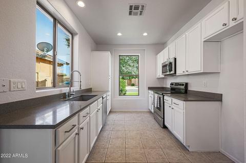 886 E Sherri Dr, Gilbert, AZ 85296 photo 11