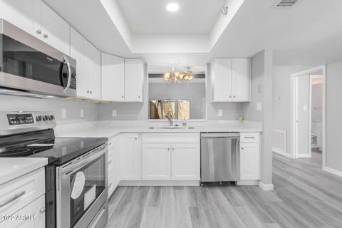 24 W Griswold Rd, Phoenix, AZ 85021 photo 2