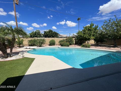 2238 E Claire Dr, Phoenix, AZ 85022 photo 1