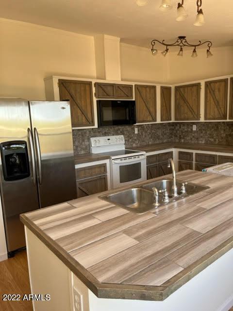 1318 S Cedar Dr, Apache Junction, AZ 85120 photo 4