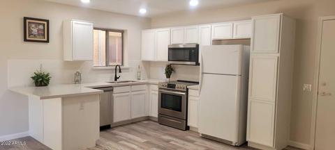 2906 Eberle Ln, Phoenix, AZ 85032 photo 3