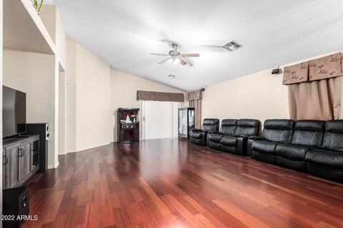 7905 N 54th Dr, Glendale, AZ 85301