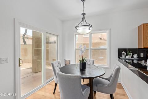 4054 E Abraham Ln, Phoenix, AZ 85050 photo 7