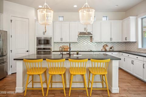 986 E Hampton Ln, Gilbert, AZ 85295 photo 2