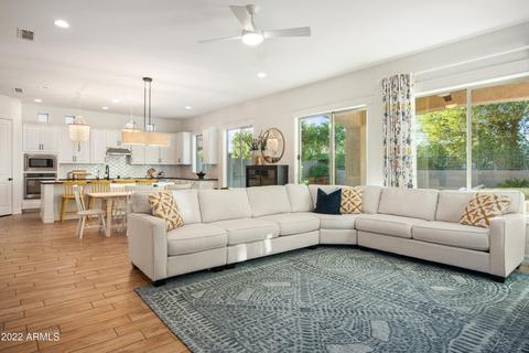 986 E Hampton Ln, Gilbert, AZ 85295 photo 3
