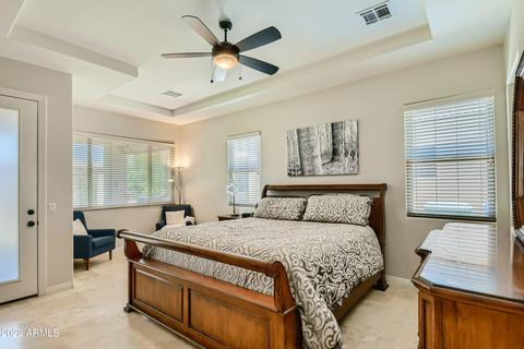 2810 E Desert Ln, Phoenix, AZ 85042 photo 11