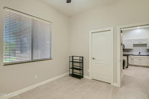 2810 E Desert Ln, Phoenix, AZ 85042 photo 28