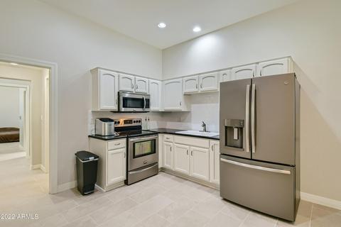2810 E Desert Ln, Phoenix, AZ 85042 photo 26