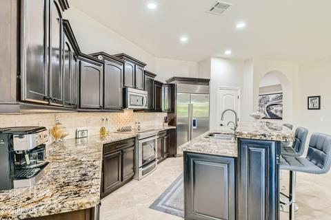 2810 E Desert Ln, Phoenix, AZ 85042 photo 7