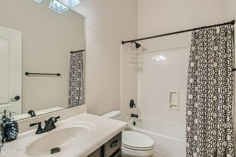 2810 E Desert Ln, Phoenix, AZ 85042 photo 18