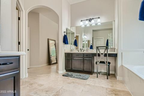 2810 E Desert Ln, Phoenix, AZ 85042 photo 13