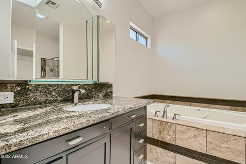 2810 E Desert Ln, Phoenix, AZ 85042 photo 31