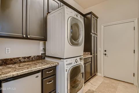 2810 E Desert Ln, Phoenix, AZ 85042 photo 22
