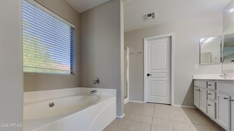 3727 E Sebastian Ln, Gilbert, AZ 85297 photo 11